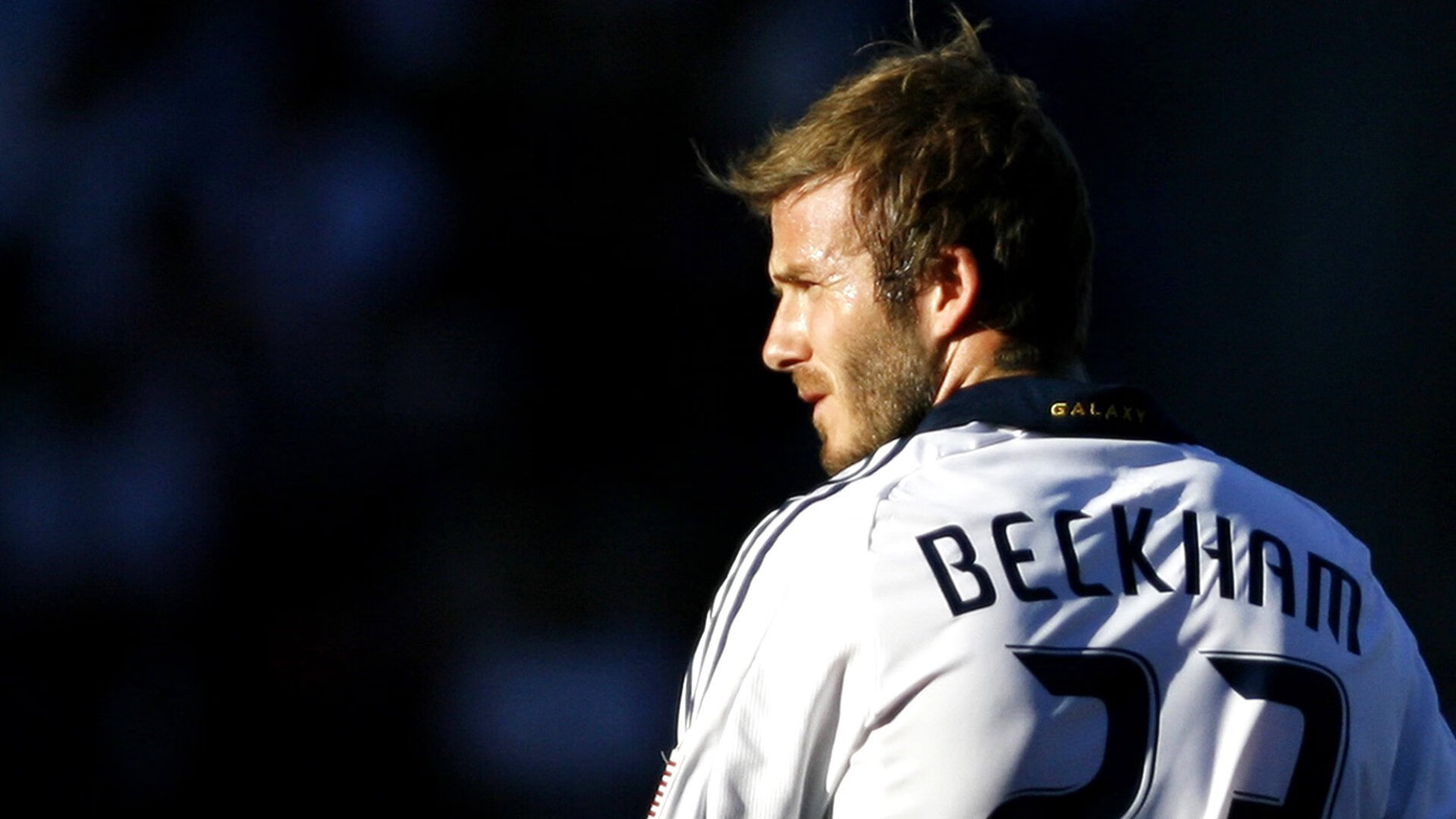 九游体育app-尼斯抢开局战术取得阶段性成效，尼斯球员中枪